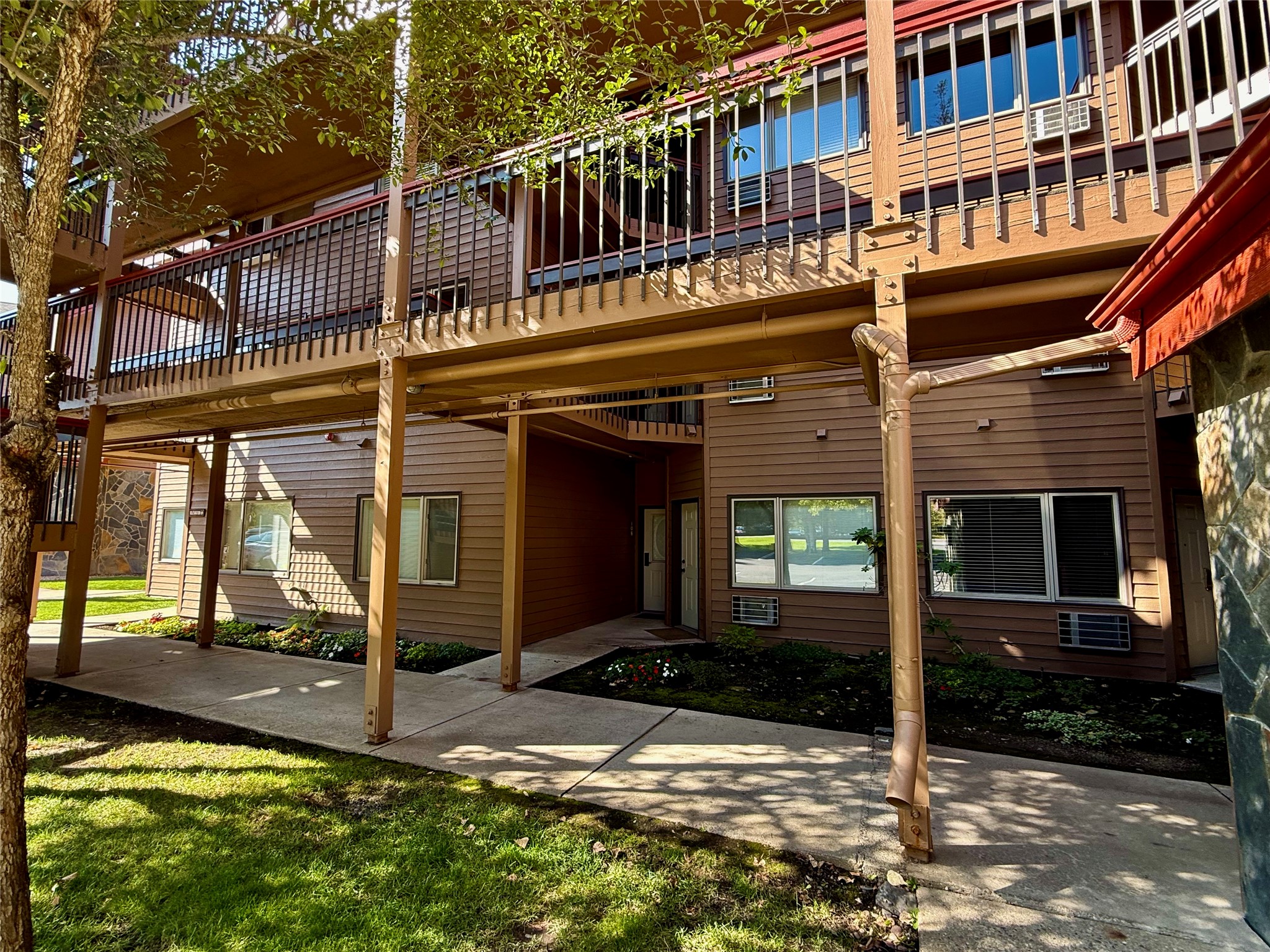 Whitefish, Montana, 59937, United States, 2 Bedrooms Bedrooms, ,2 BathroomsBathrooms,Residential,Active,2035106