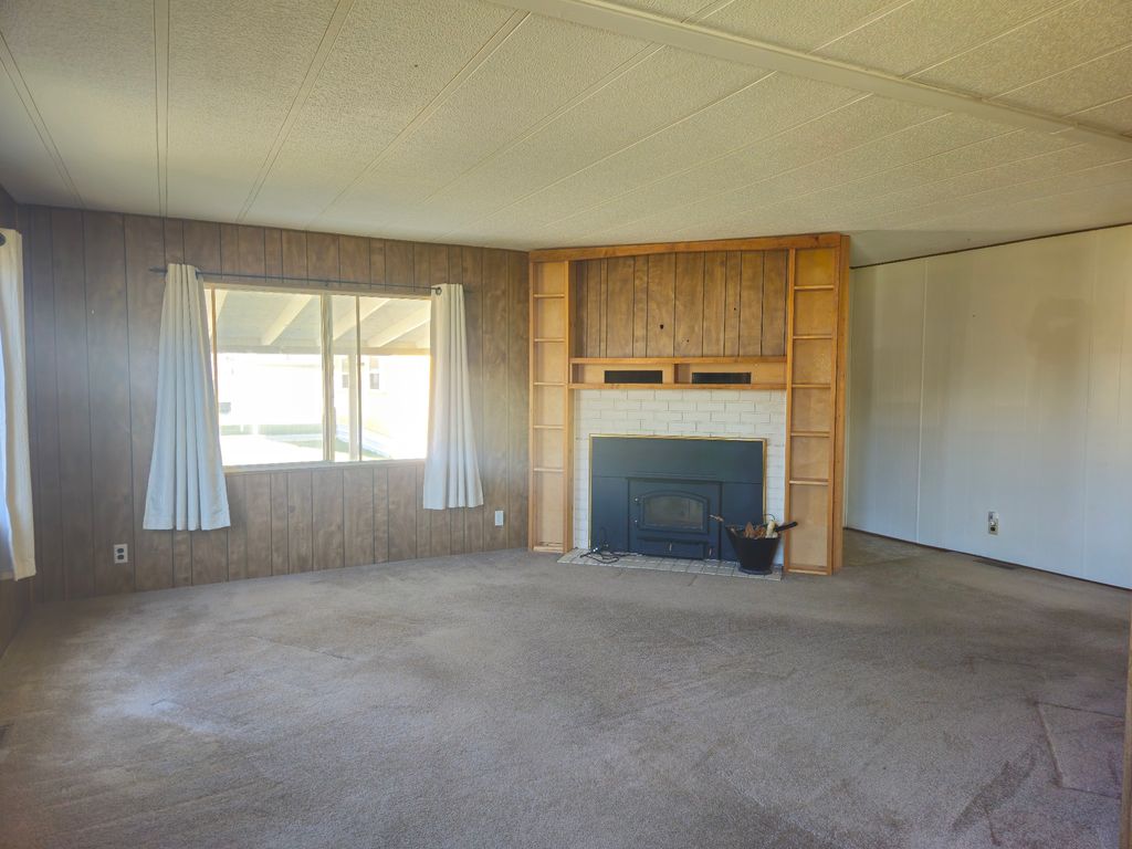 Photo of 107 Blue Bird Drive, Hamilton, MT 59840 (MLS # 30067952)