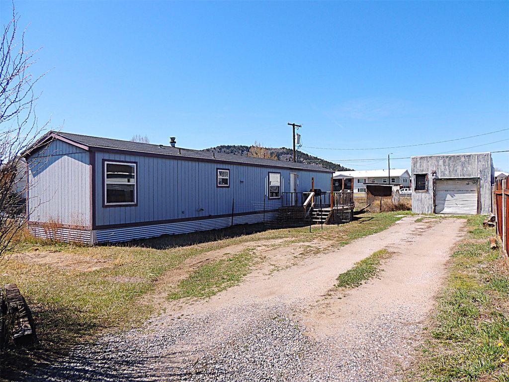 Photo of 3305 Mantle Street, Butte, MT 59701 (MLS # 30068412)