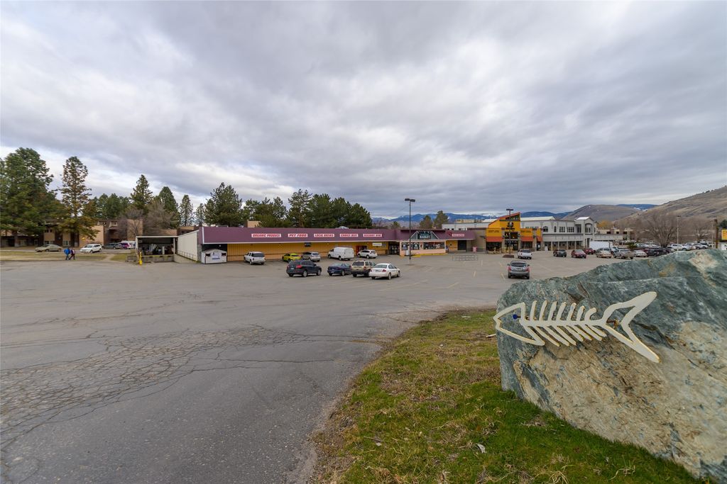 Photo of 704 SW Higgins Avenue, Missoula, MT 59803 (MLS # 30065679)