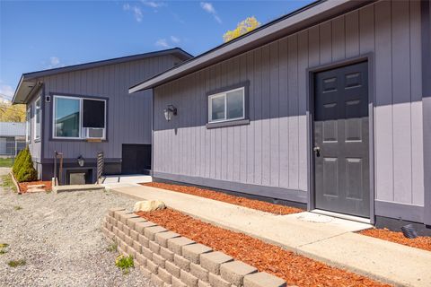 Tiny photo for 812 8th Avenue W, Kalispell, MT 59901 (MLS # 30069330)
