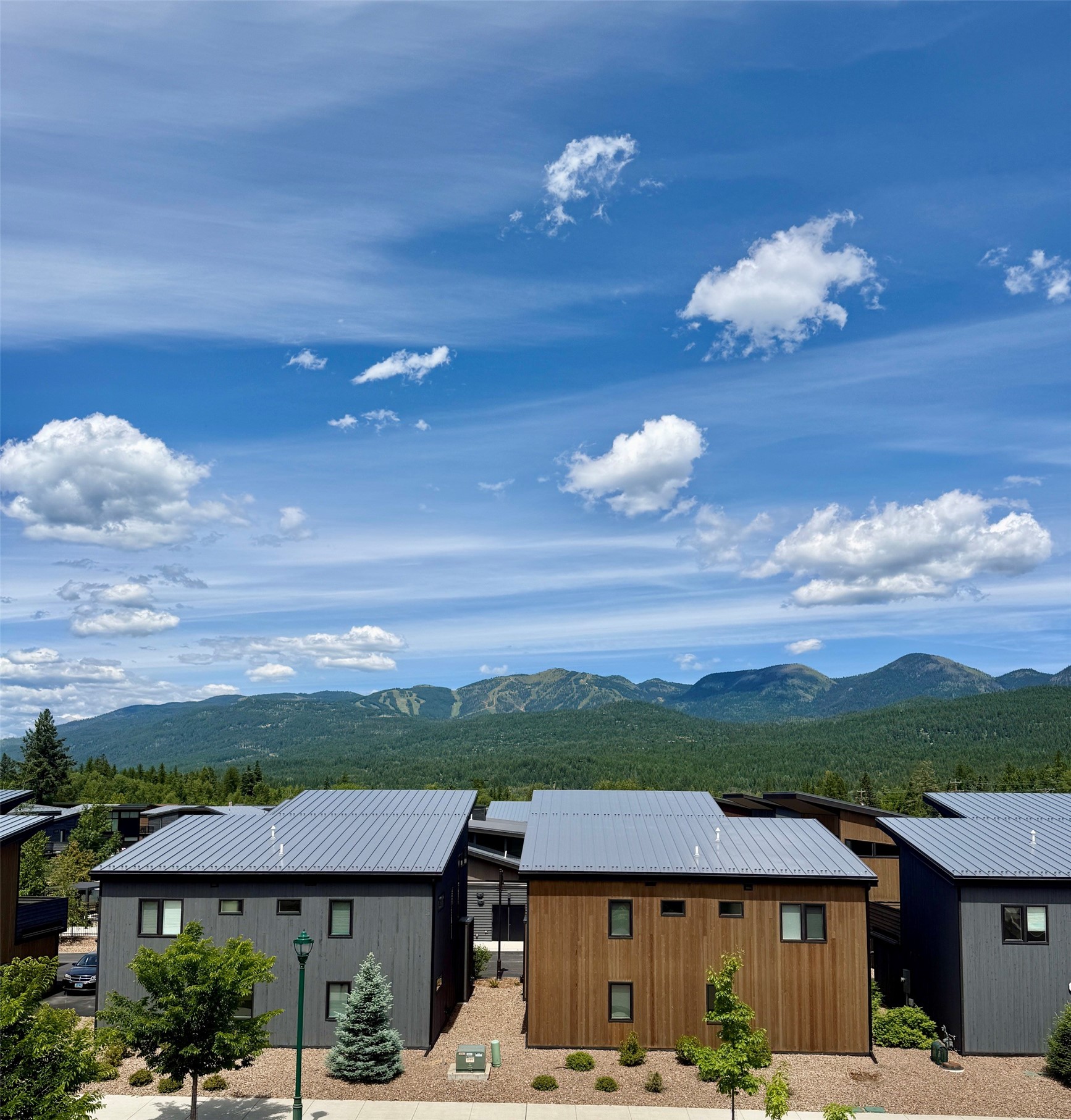 86 Serpentine Circle 305