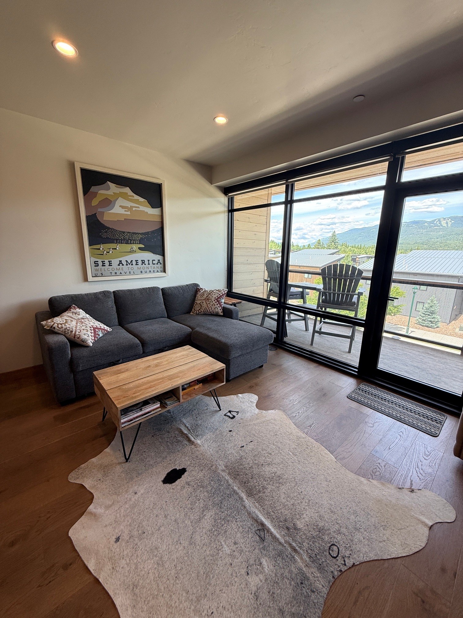 86 Serpentine Circle 305