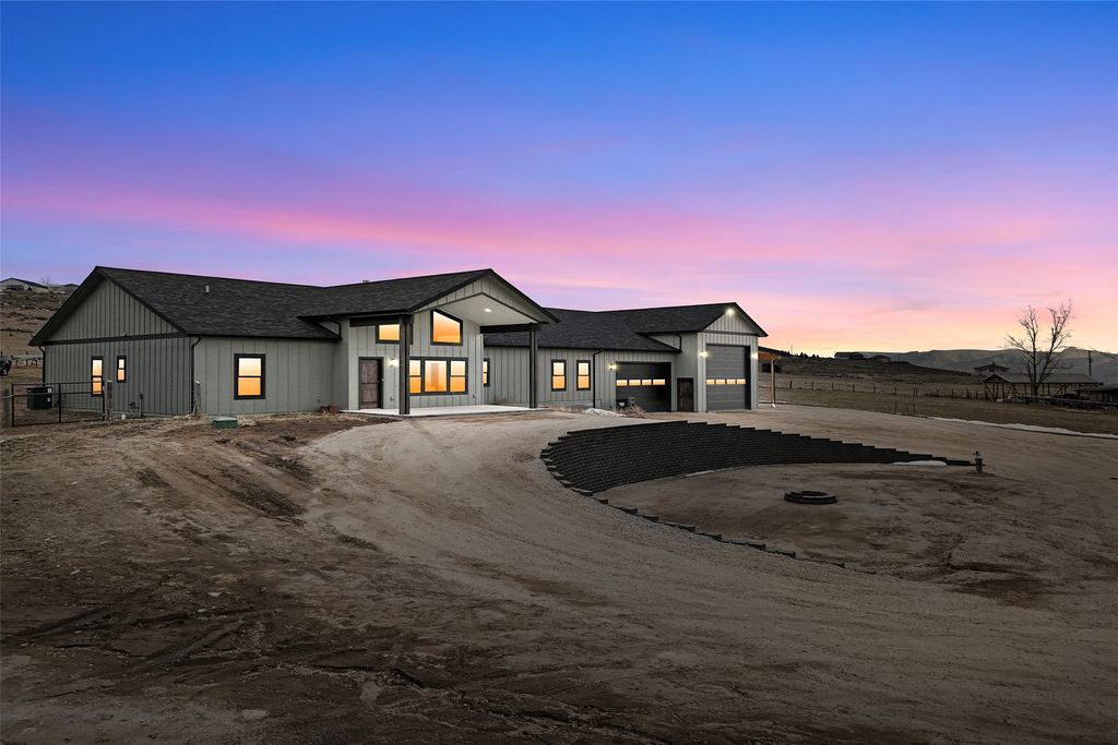 Photo of 959 Corvallis Hills Drive, Corvallis, MT 59828 (MLS # 30060221)