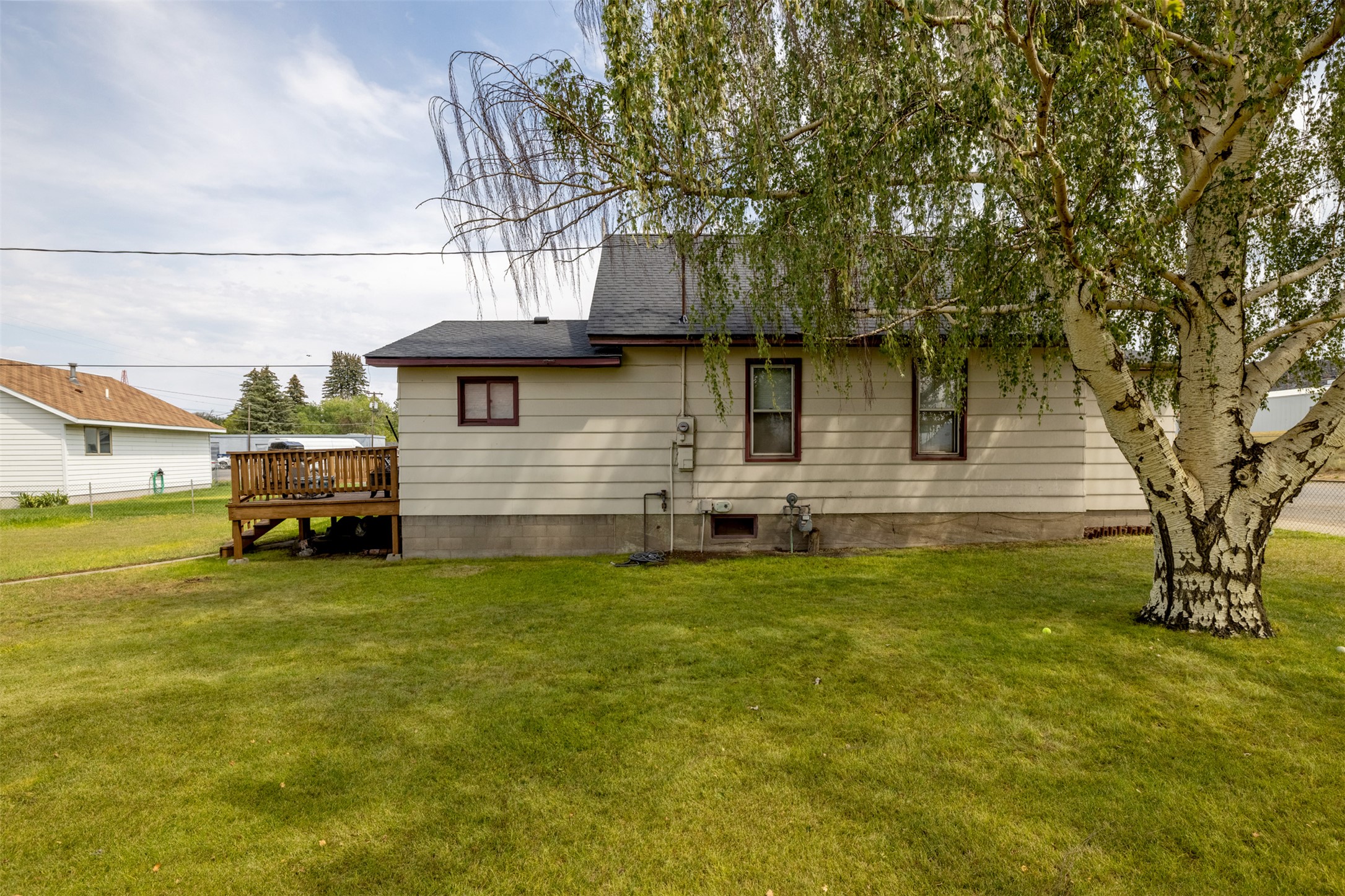 8 W Pacific Street