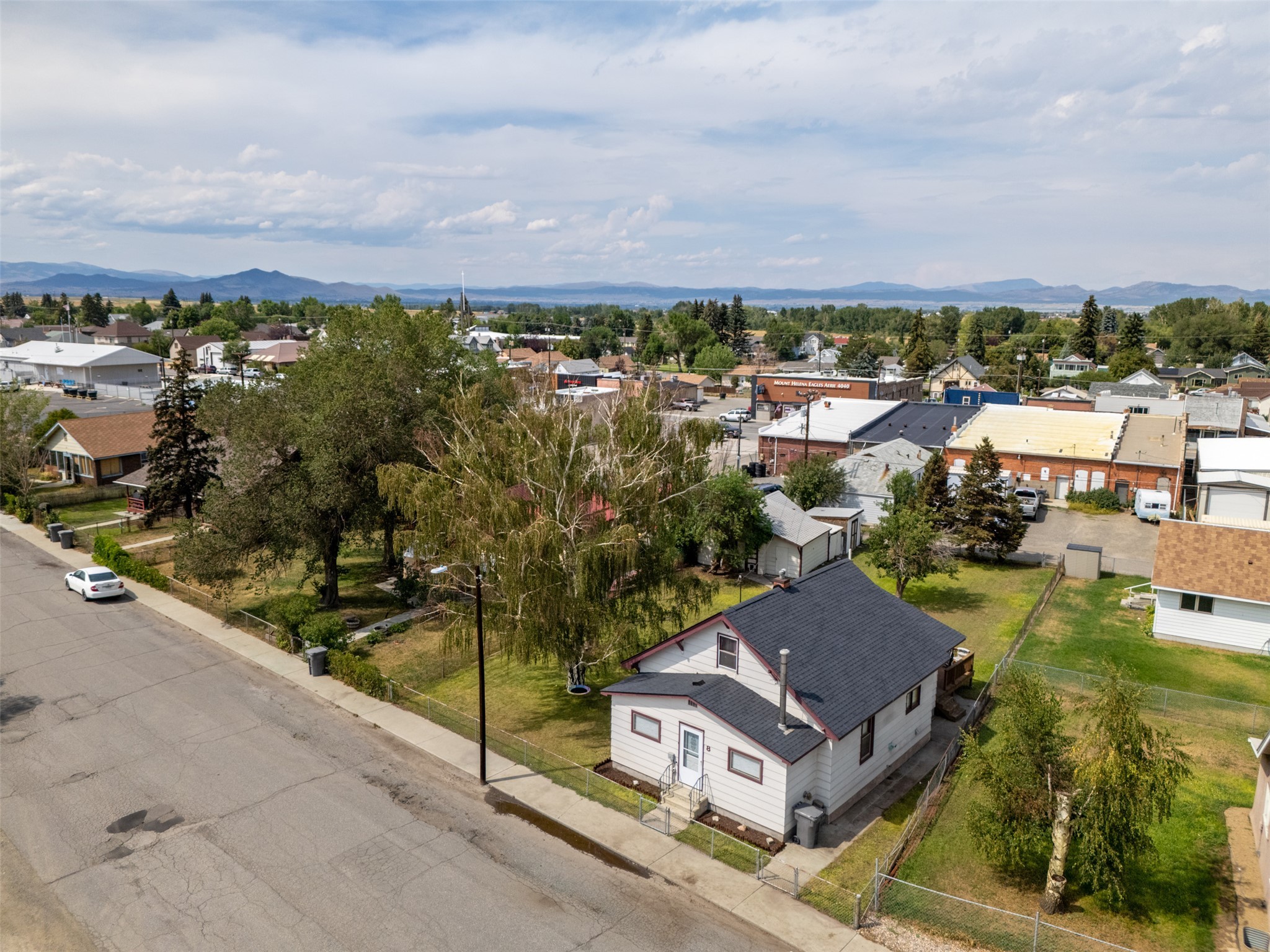 8 W Pacific Street