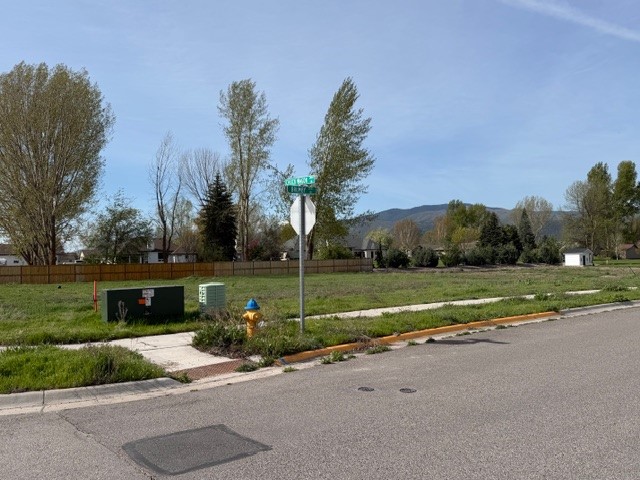 5505 Brumby Lane