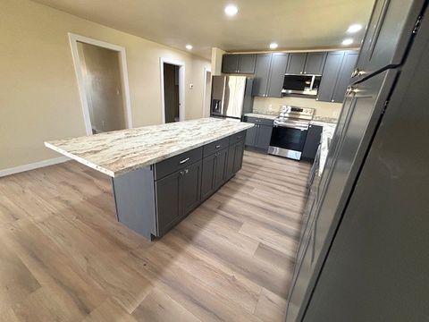 Tiny photo for 551 7th Avenue S, Shelby, MT 59474 (MLS # 30069288)