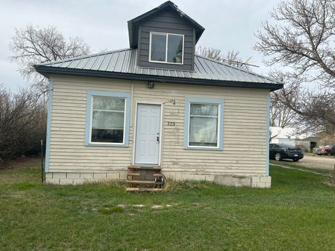 Photo of 223 1st Avenue NE, Brady, MT 59416 (MLS # 30069605)