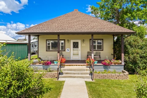 Photo of 101 4th Avenue S, Stanford, MT 59479 (MLS # 30073371)