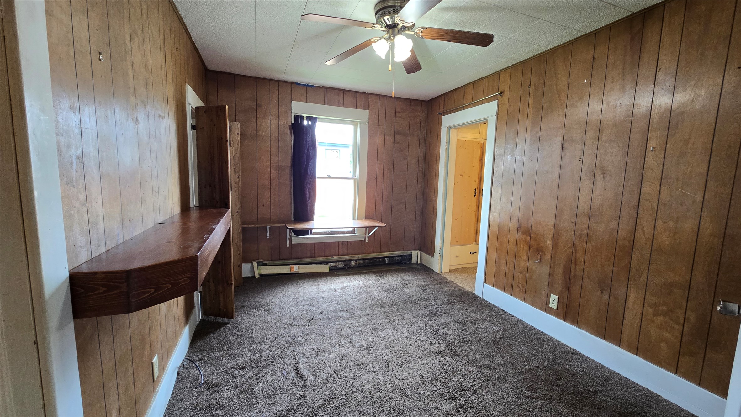 Kalispell, Montana 59901, United States, 3 Bedrooms Bedrooms, ,1 BathroomBathrooms,Residential,Pending,210818