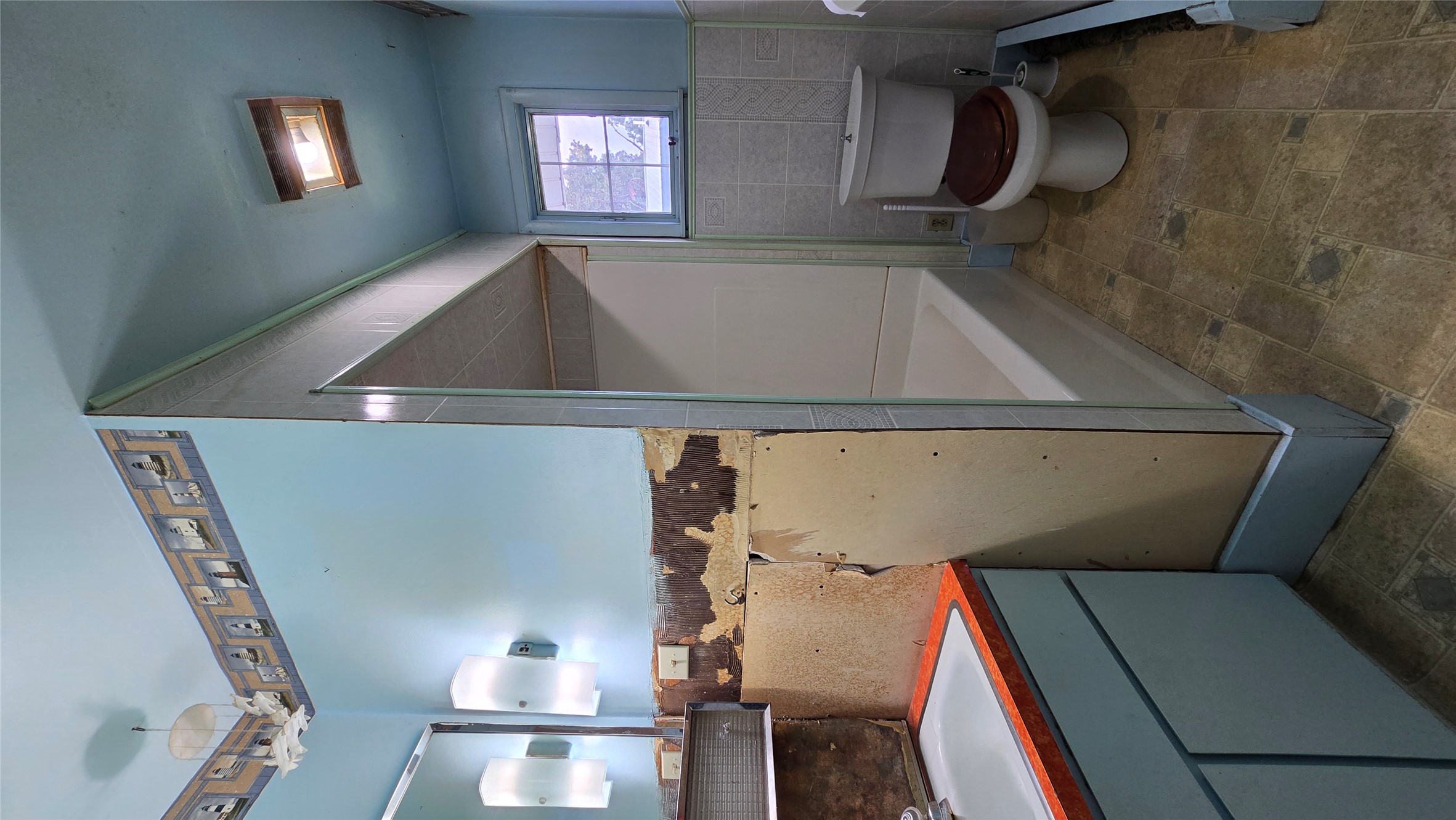 Kalispell, Montana 59901, United States, 3 Bedrooms Bedrooms, ,1 BathroomBathrooms,Residential,Pending,210818