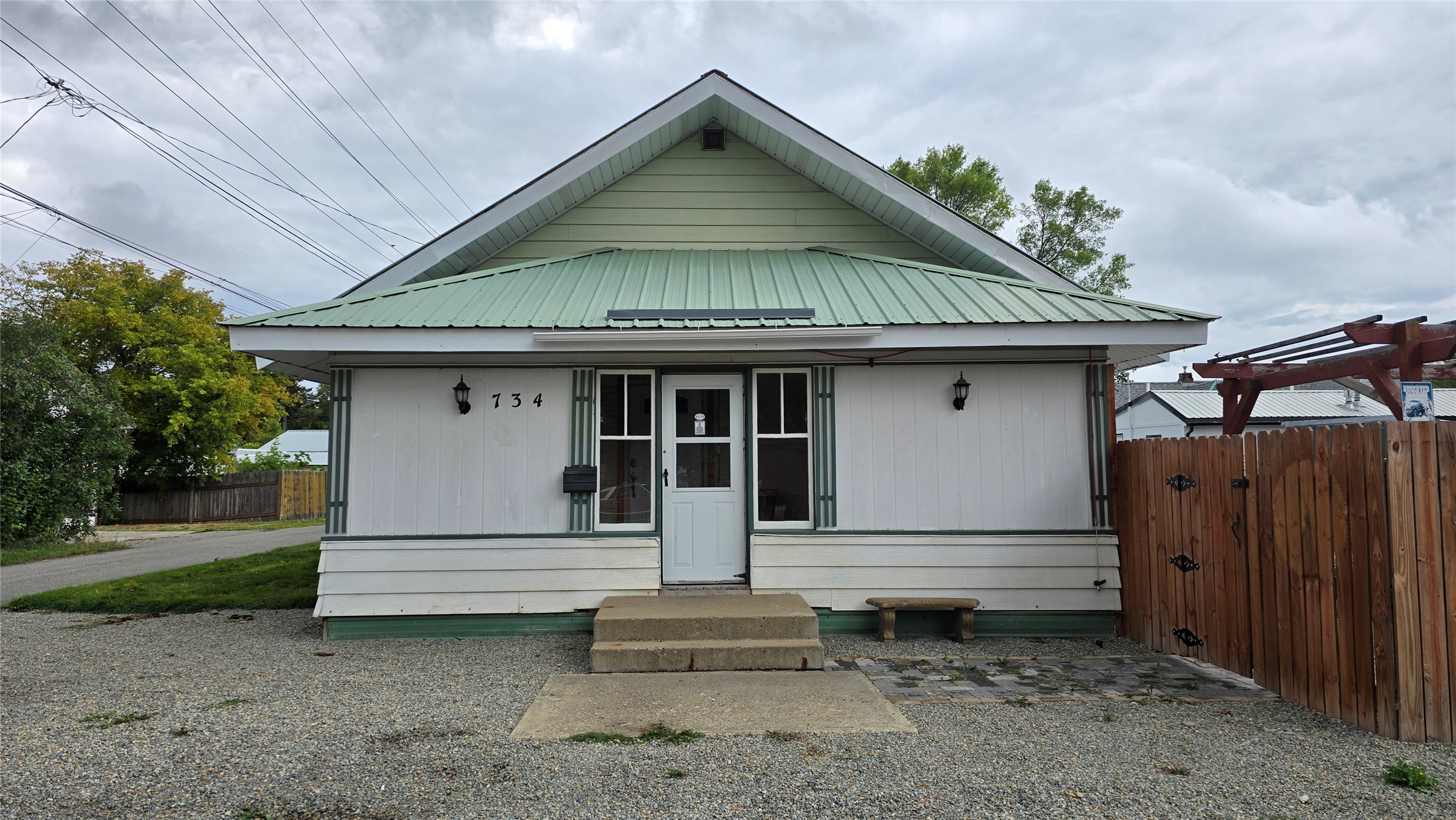 Kalispell, Montana 59901, United States, 3 Bedrooms Bedrooms, ,1 BathroomBathrooms,Residential,Pending,210818