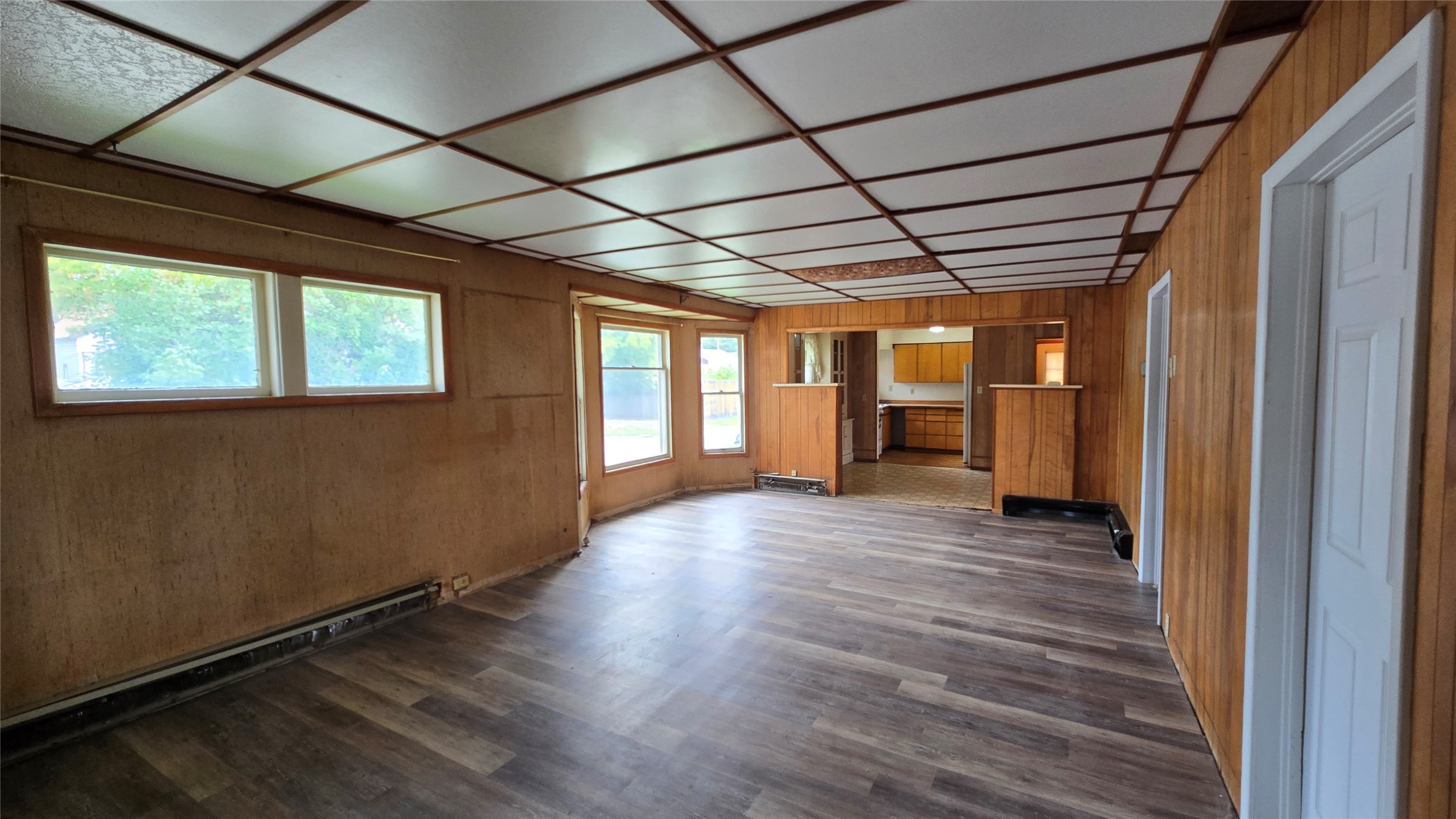 Kalispell, Montana 59901, United States, 3 Bedrooms Bedrooms, ,1 BathroomBathrooms,Residential,Pending,210818