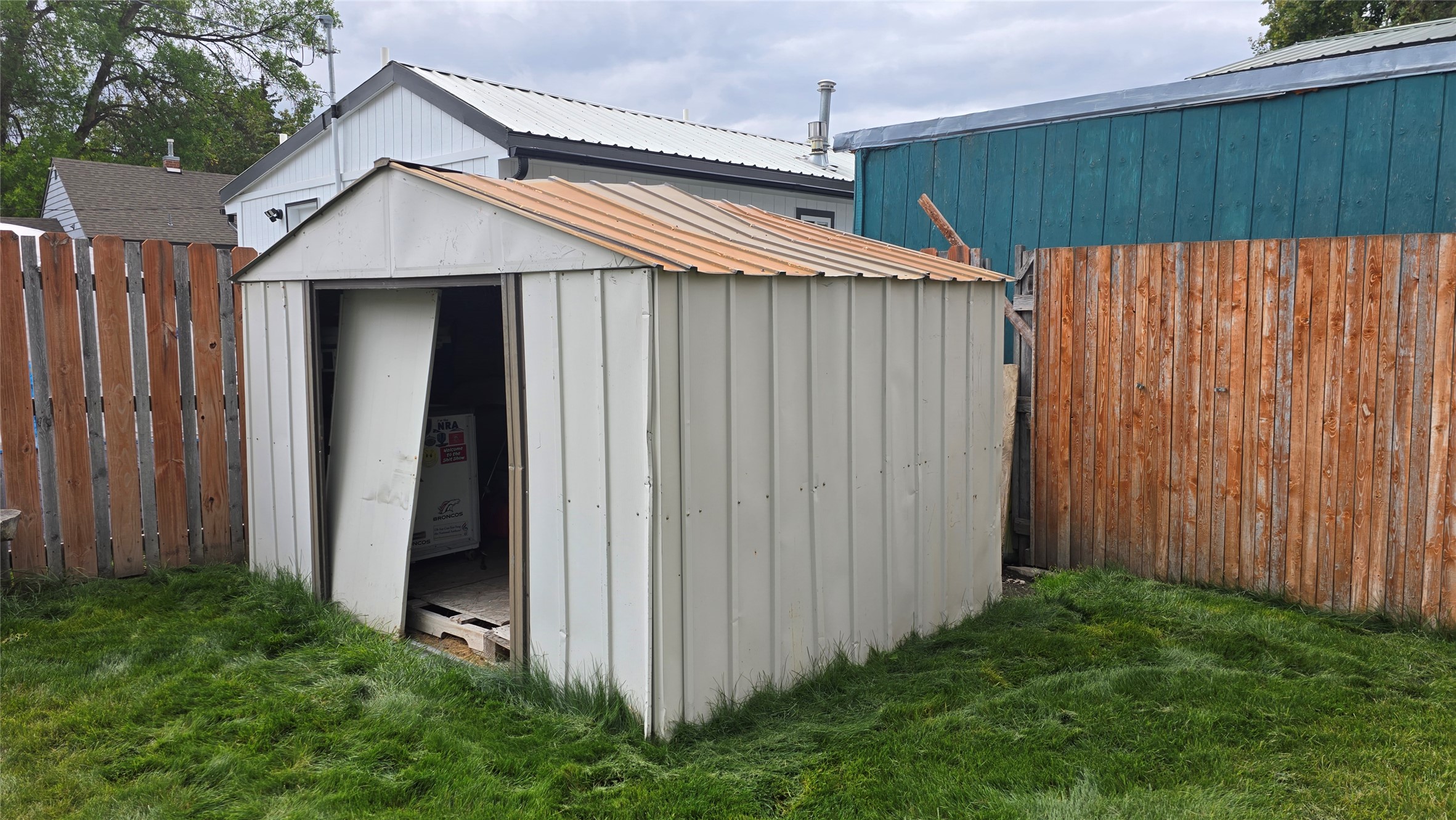 Kalispell, Montana 59901, United States, 3 Bedrooms Bedrooms, ,1 BathroomBathrooms,Residential,Pending,210818