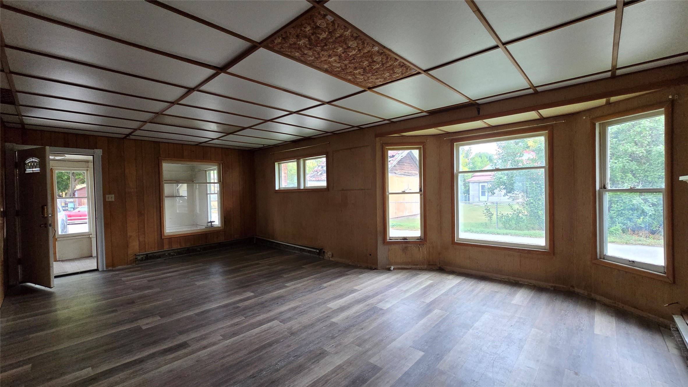 Kalispell, Montana 59901, United States, 3 Bedrooms Bedrooms, ,1 BathroomBathrooms,Residential,Pending,210818