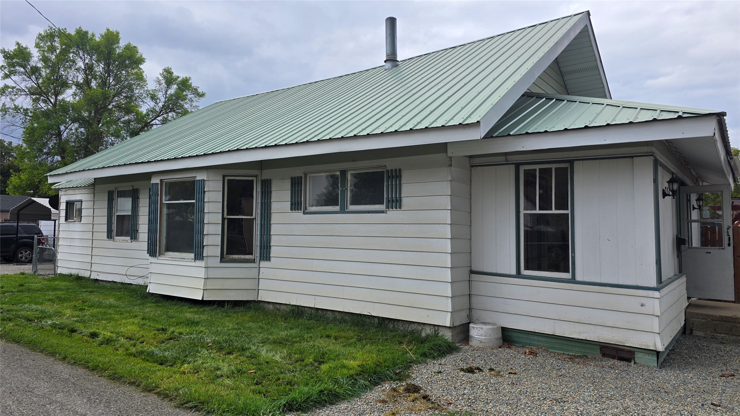 Kalispell, Montana 59901, United States, 3 Bedrooms Bedrooms, ,1 BathroomBathrooms,Residential,Pending,210818