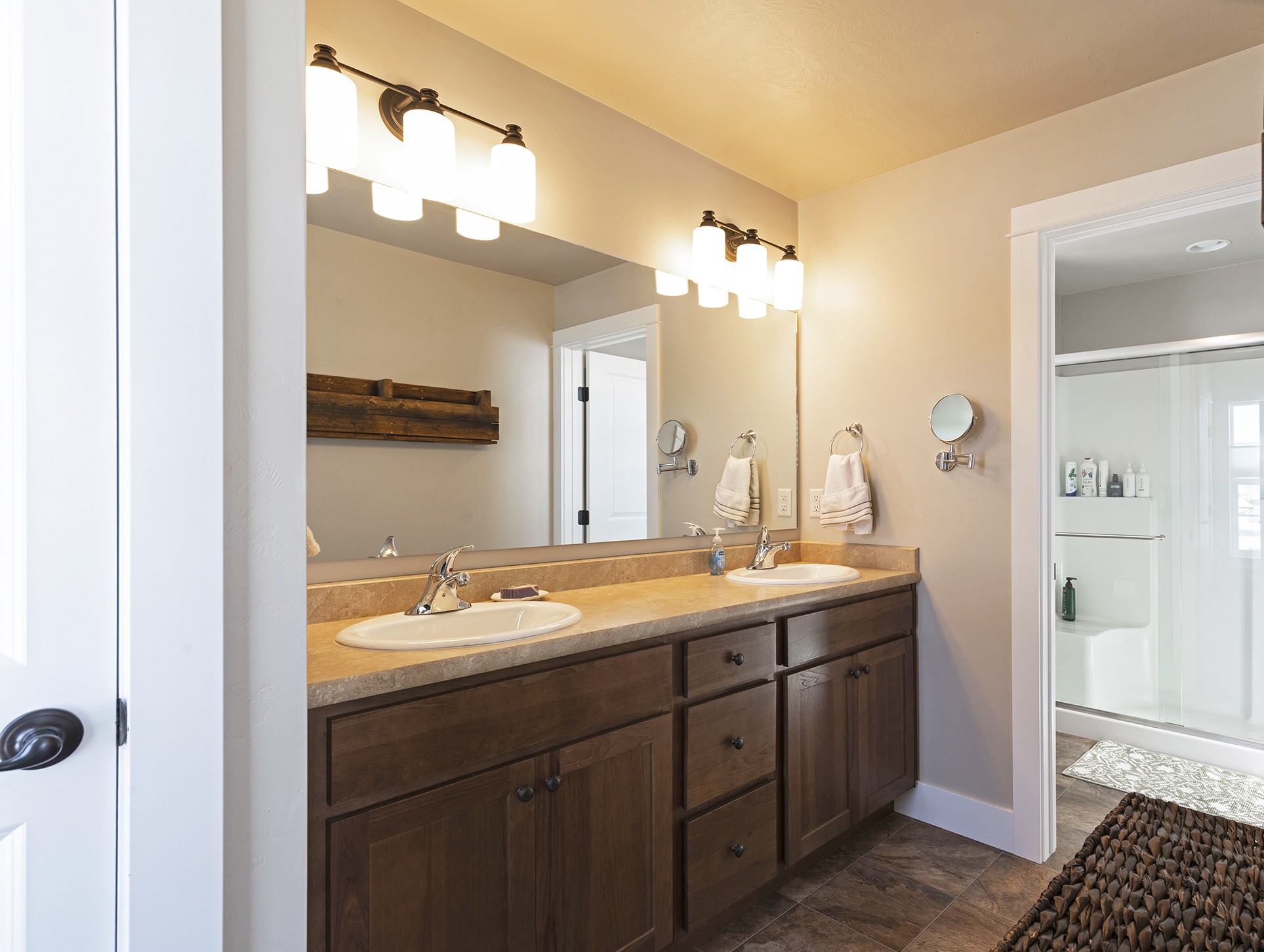 Hamilton, Montana 59840, United States, 4 Bedrooms Bedrooms, ,3 BathroomsBathrooms,Residential,Active,78510