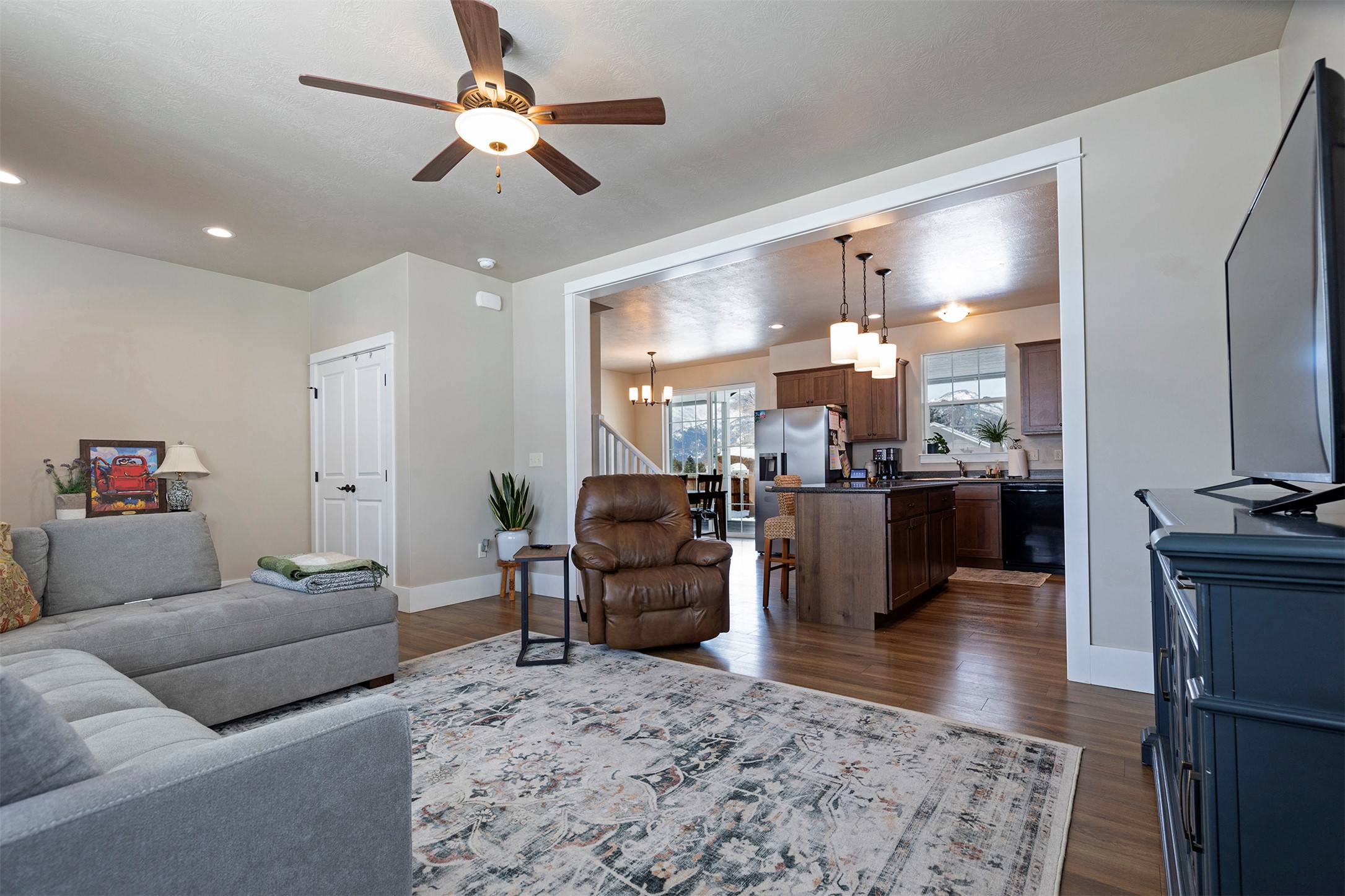 Hamilton, Montana 59840, United States, 4 Bedrooms Bedrooms, ,3 BathroomsBathrooms,Residential,Active,78510