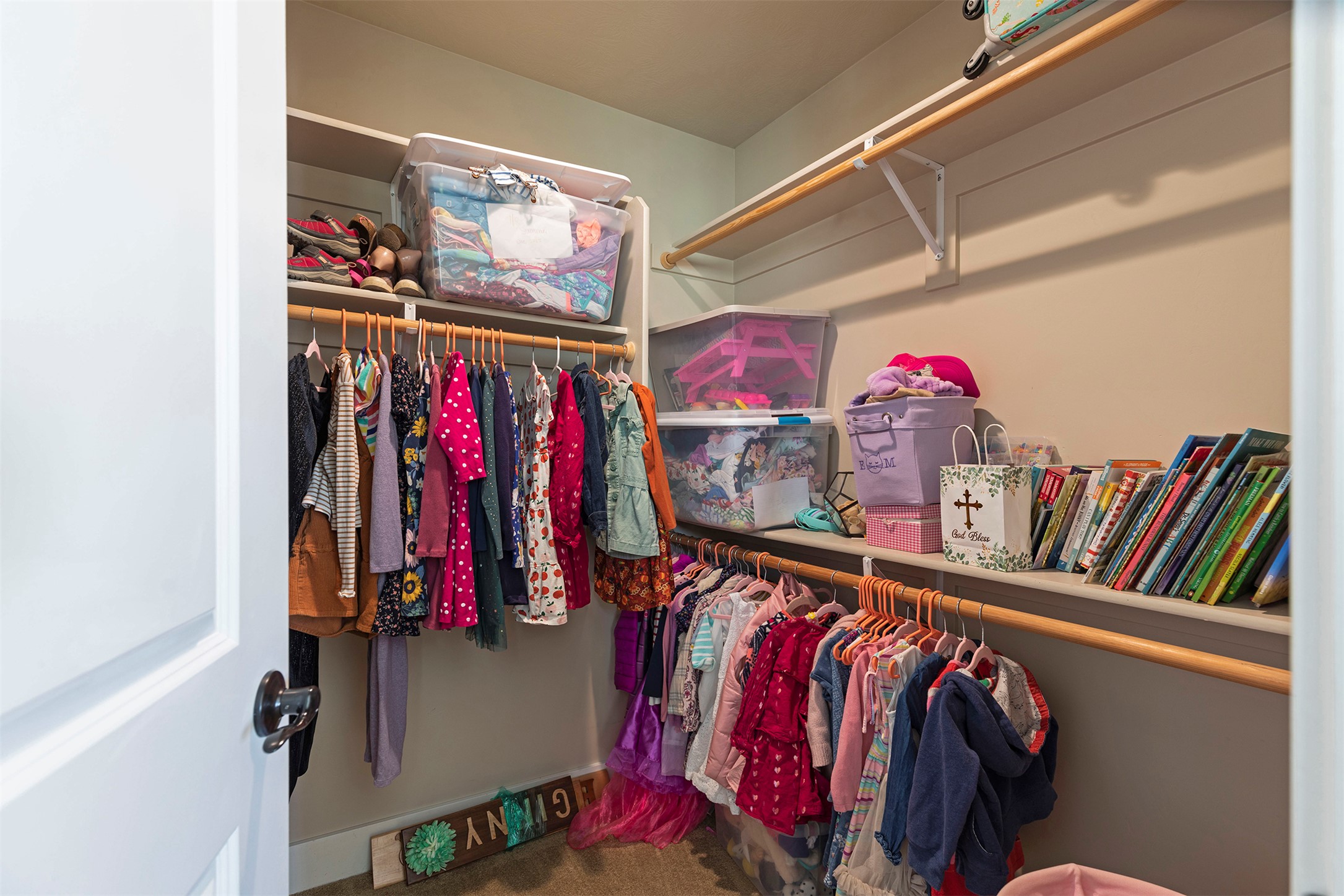 Hamilton, Montana 59840, United States, 4 Bedrooms Bedrooms, ,3 BathroomsBathrooms,Residential,Active,78510