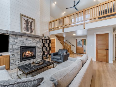 Photo of 960 Colorado Avenue, Whitefish, MT 59937 (MLS # 30064423)