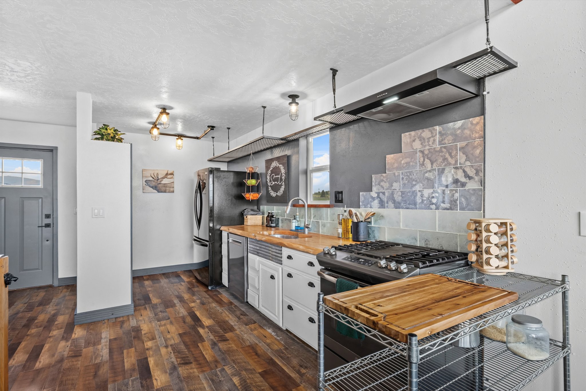 5919 Club House Court
