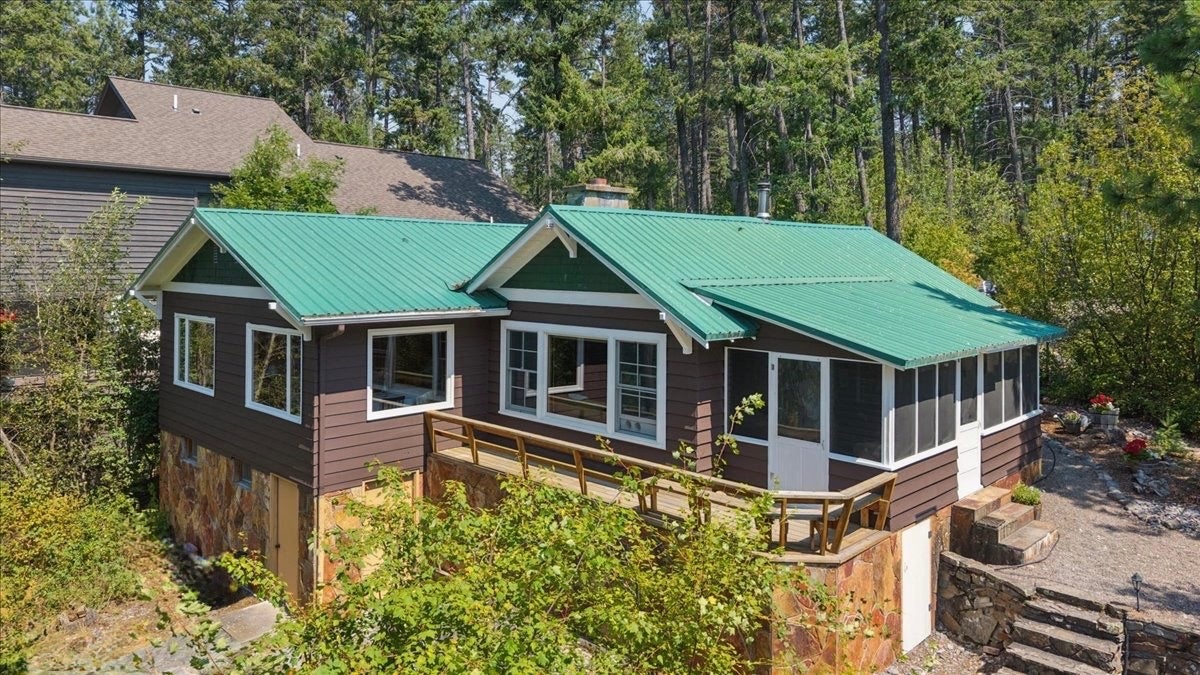 332 Flathead Lodge Road