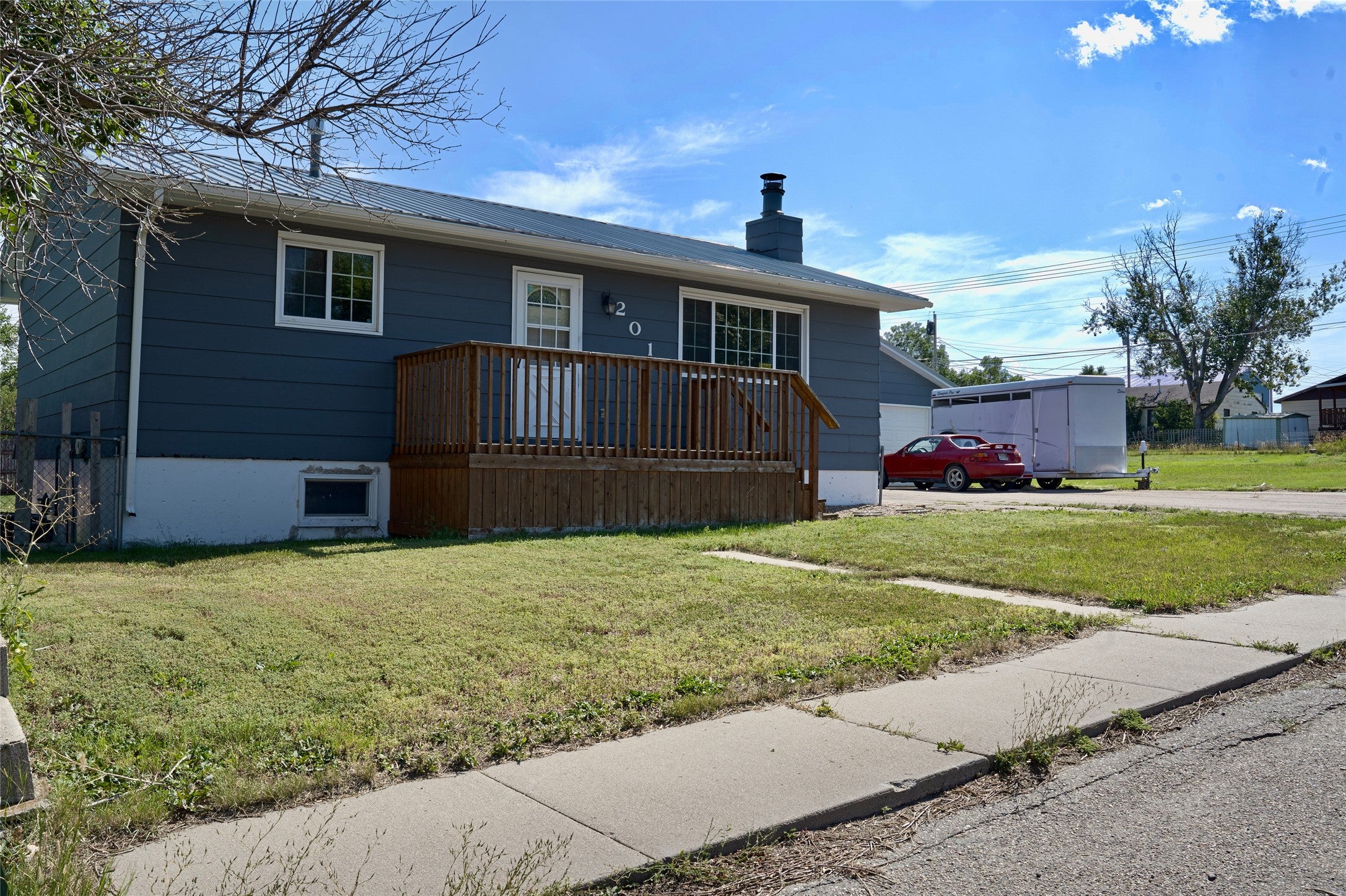 201 5th Avenue NE