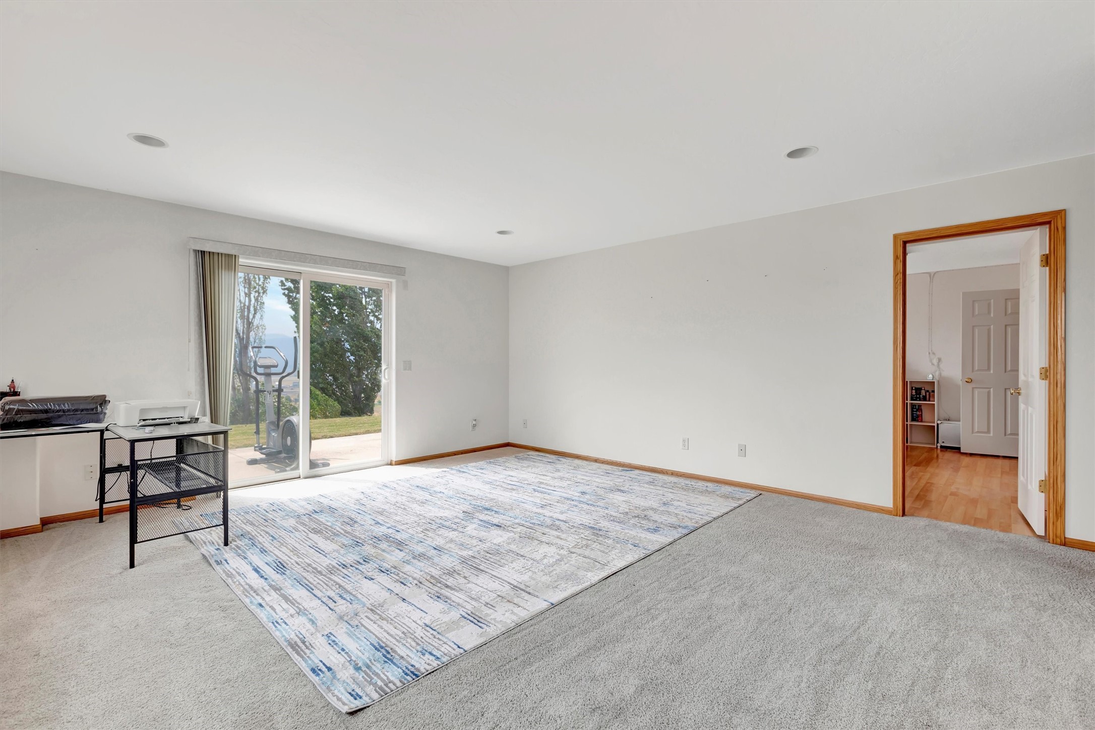 Missoula, Montana 59808, United States, 4 Bedrooms Bedrooms, ,3 BathroomsBathrooms,Residential,Pending,50611