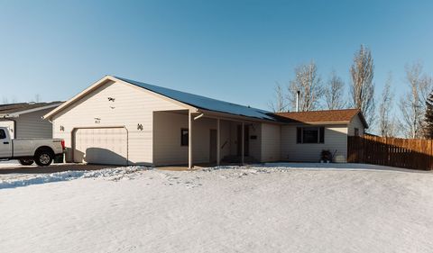 Photo of 413 33rd Avenue NE, Great Falls, MT 59404 (MLS # 30065722)