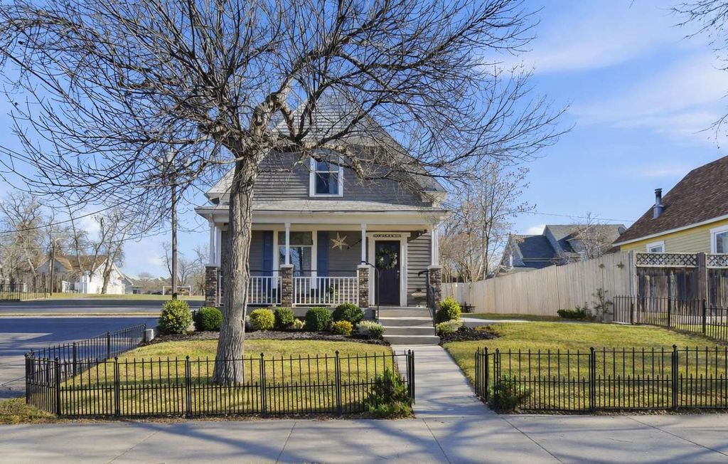 Photo of 113 10th Street S, Great Falls, MT 59401 (MLS # 30065126)