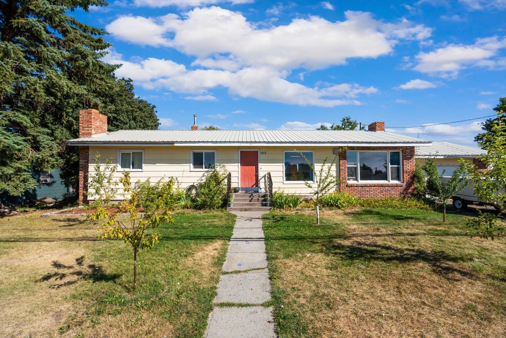 Photo of 1023 8th Street W, Columbia Falls, MT 59912 (MLS # 30077571)