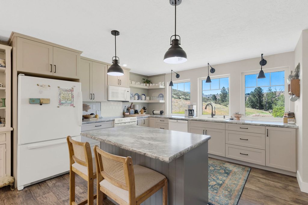 Photo of 1310 Sleeping Child Road, Hamilton, MT 59840 (MLS # 30053120)