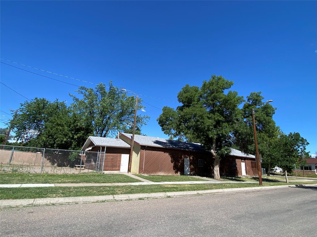 Photo of 700 10th Street S, Great Falls, MT 59405 (MLS # 30064002)