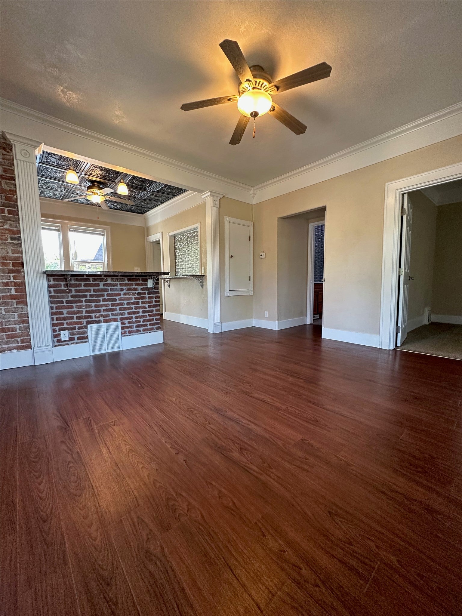 1-11 17th Street S