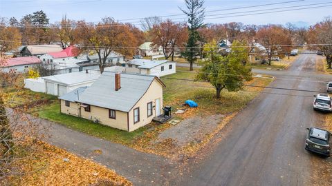 Photo of 446 7th Avenue W, Kalispell, MT 59901 (MLS # 30061000)