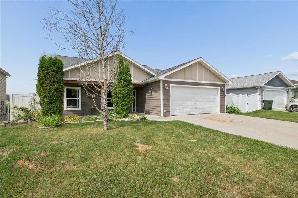 Photo of 206 Jackson Peak Drive, Kalispell, MT 59901 (MLS # 30075377)