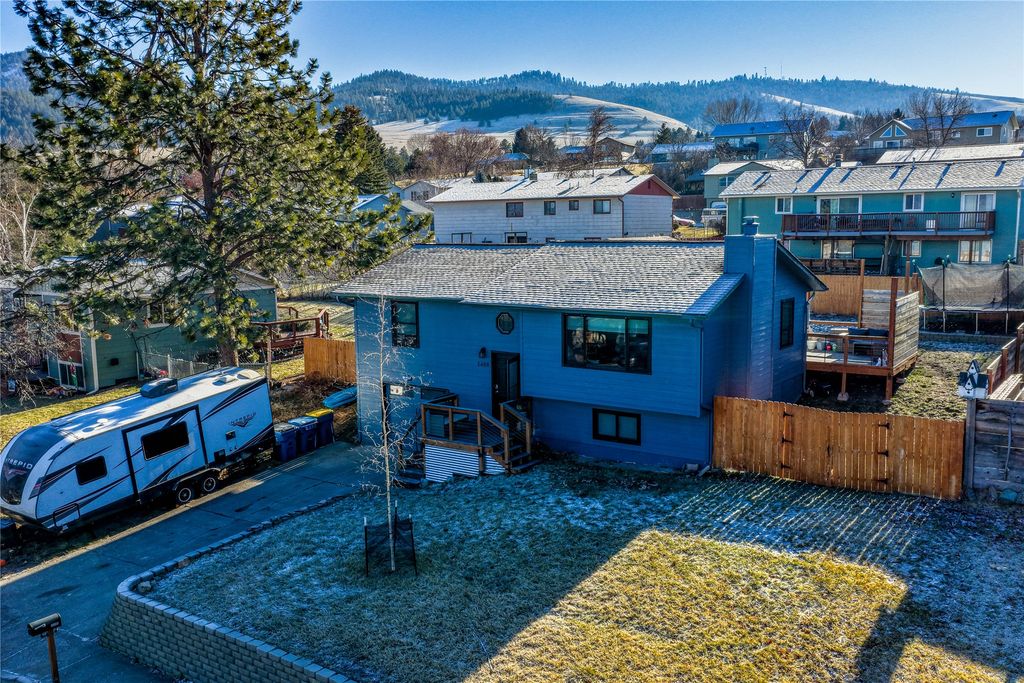 Photo of 5408 Mainview Drive, Missoula, MT 59803 (MLS # 30064035)