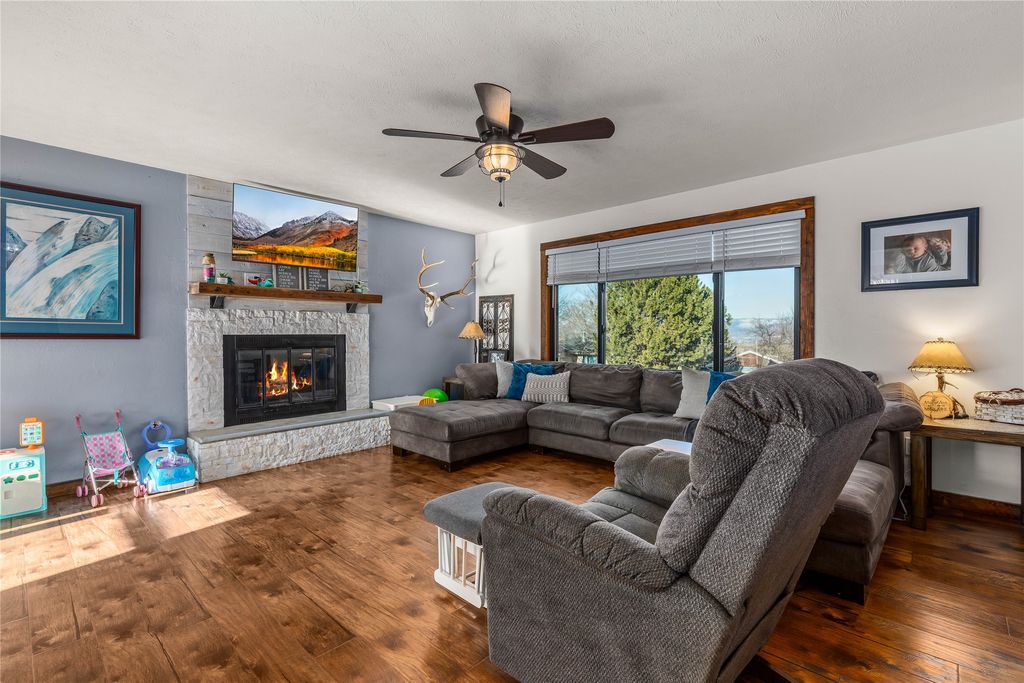 Photo of 5408 Mainview Drive, Missoula, MT 59803 (MLS # 30064035)