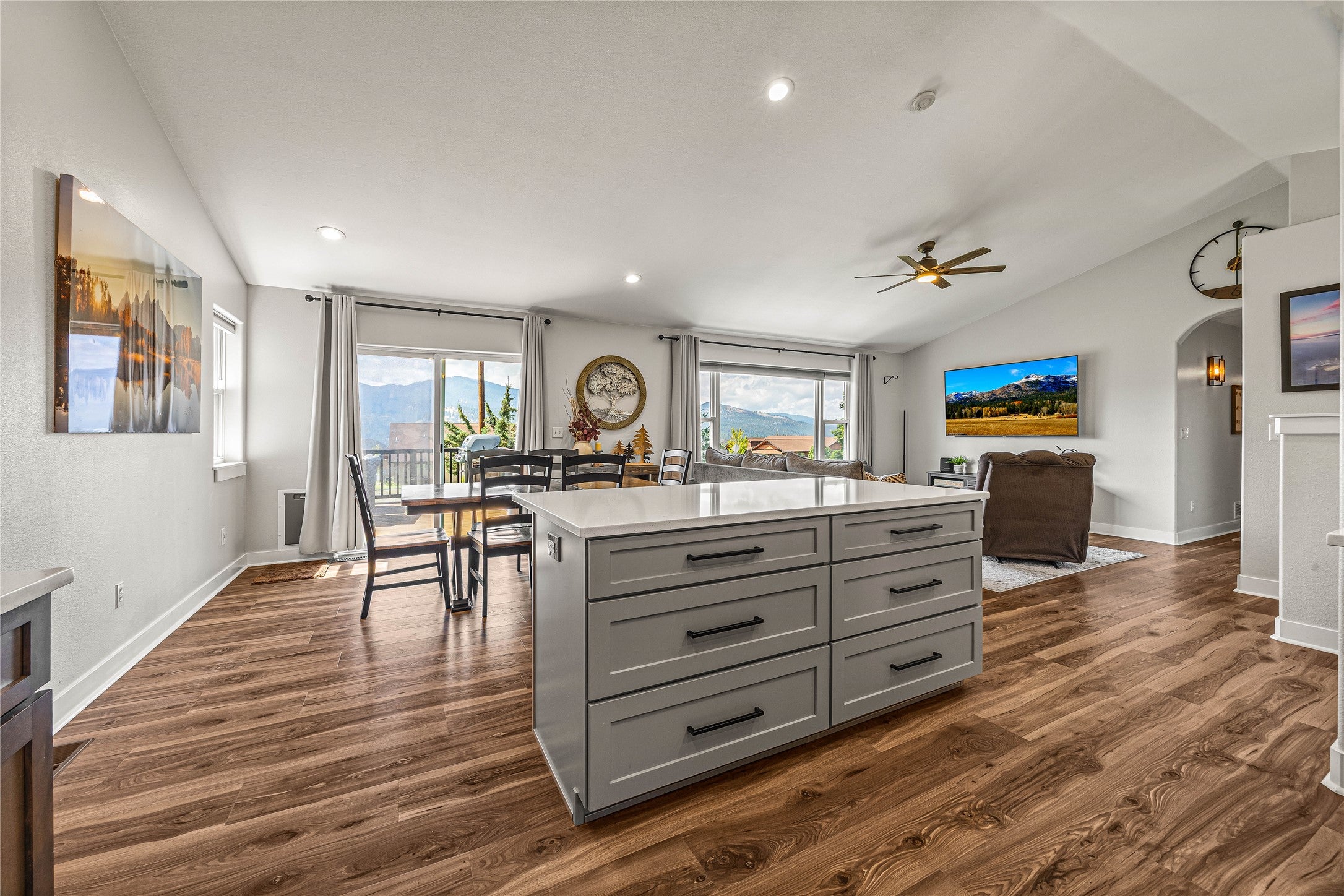 6809 Kelsey Court