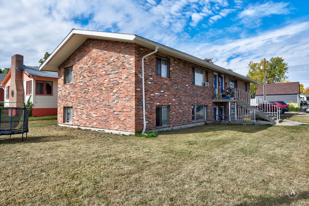 Photo of 421 E 15th Street, Helena, MT 59601 (MLS # 30058506)