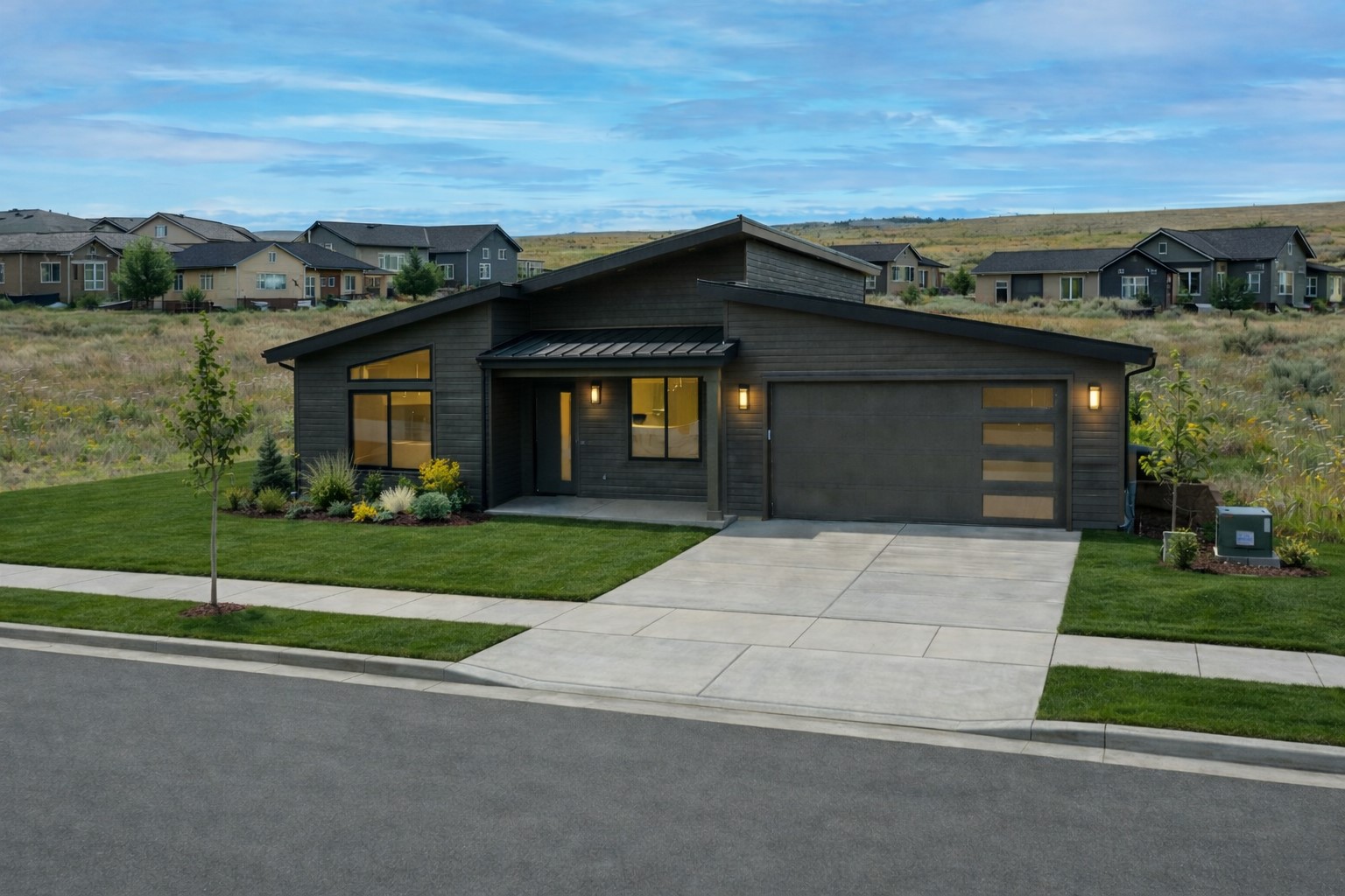 2742 Lone Chief Loop