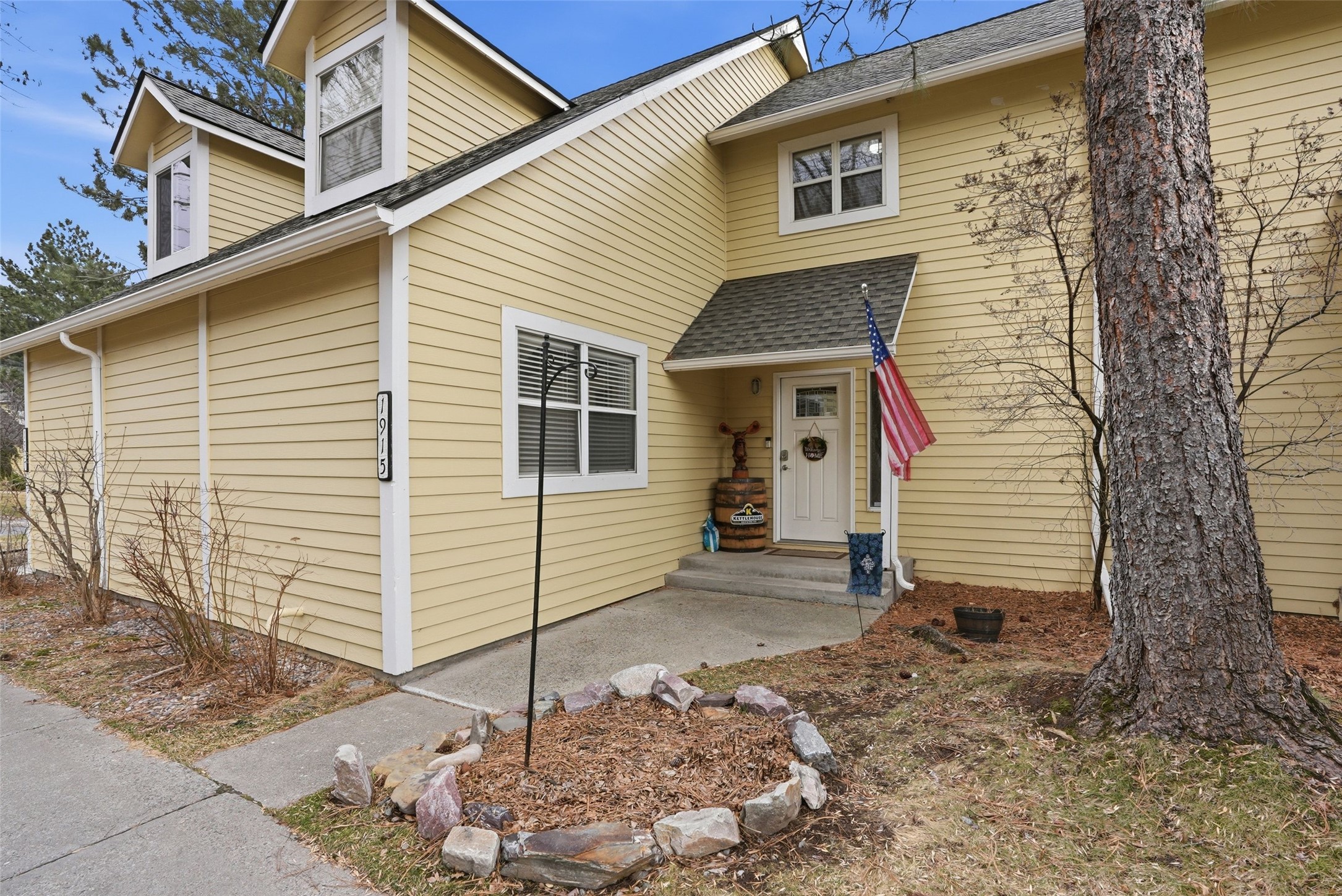 1915 E Broadway Street