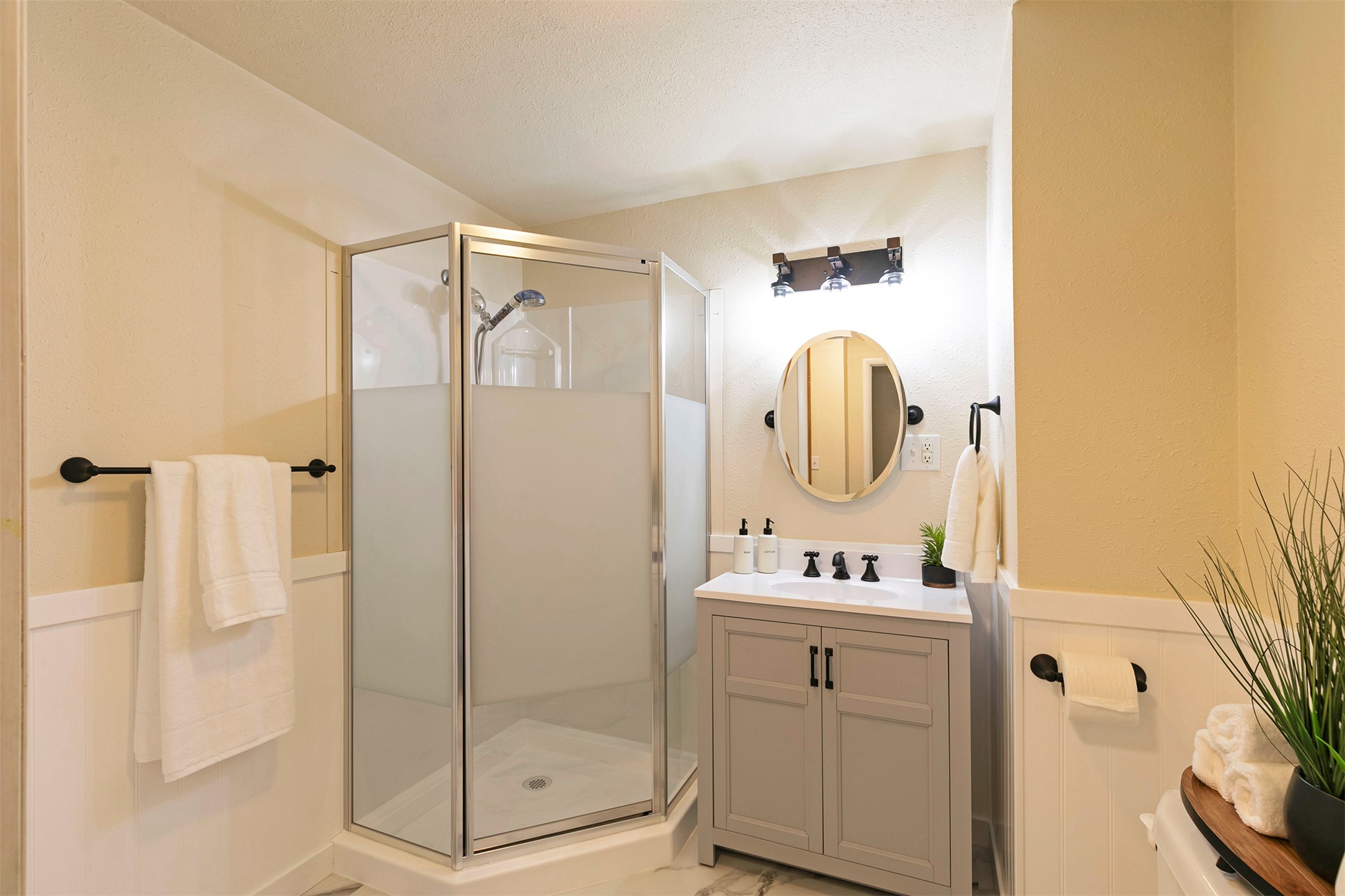 Florence, Montana 59833, United States, 4 Bedrooms Bedrooms, ,3 BathroomsBathrooms,Residential,Active,162073