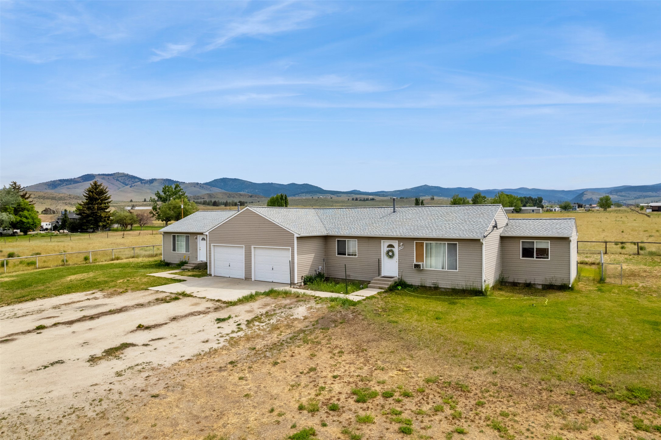 5642-5644 Meadowview Drive N