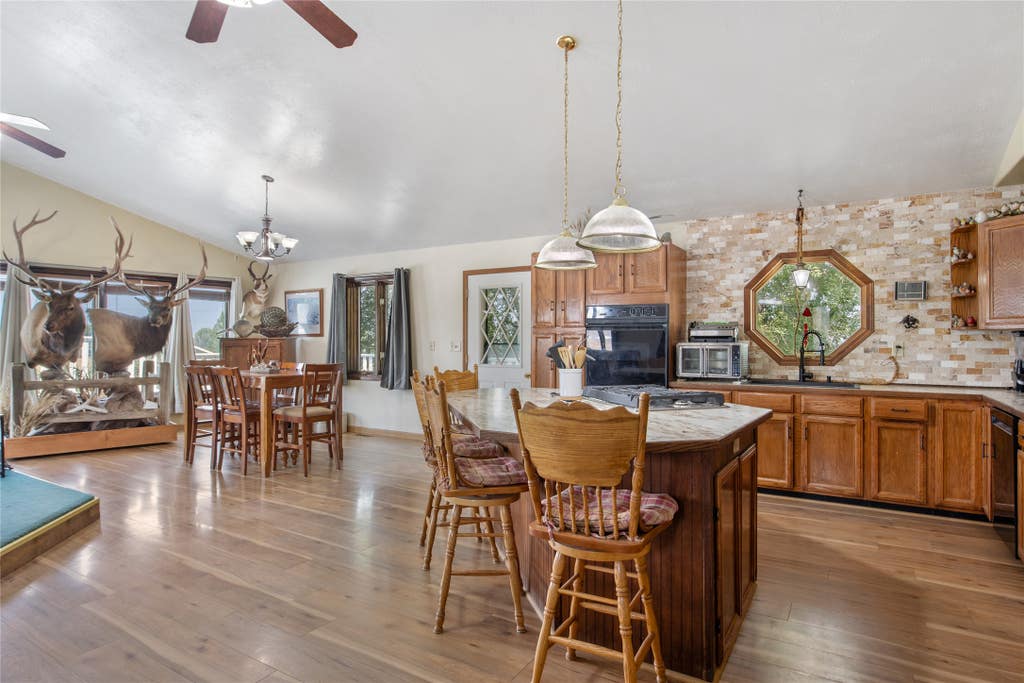 Photo of 4572 Eastside Hwy HWY, Stevensville, MT 59870 (MLS # 30074592)