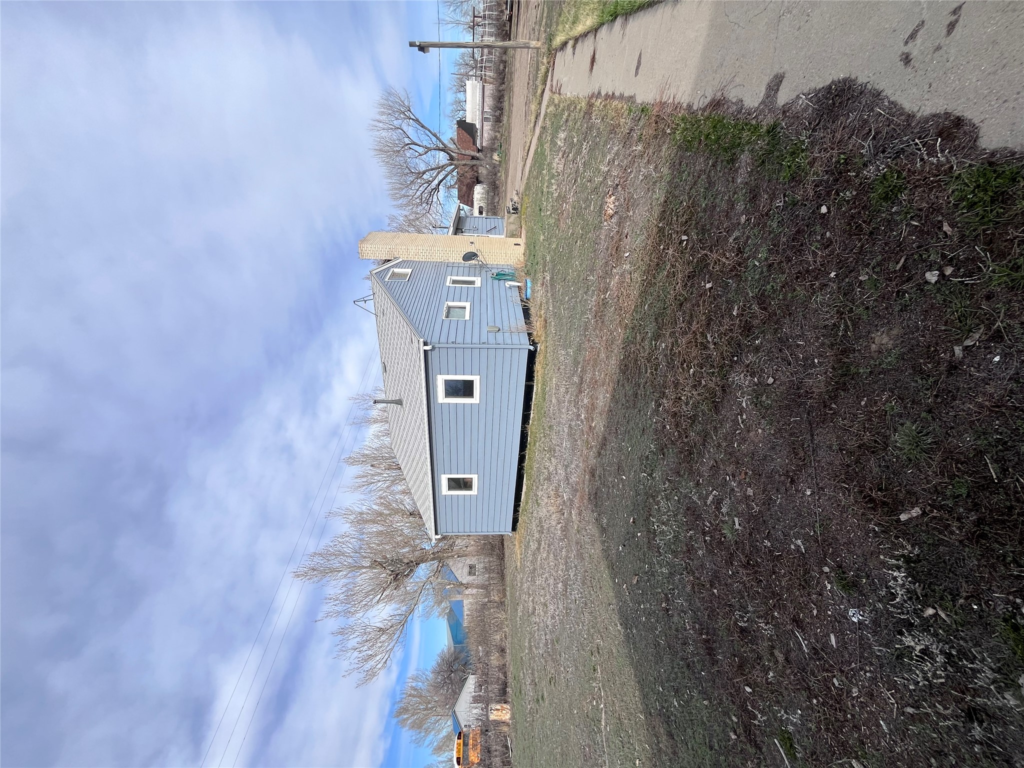 215 and 213 4th Avenue NW