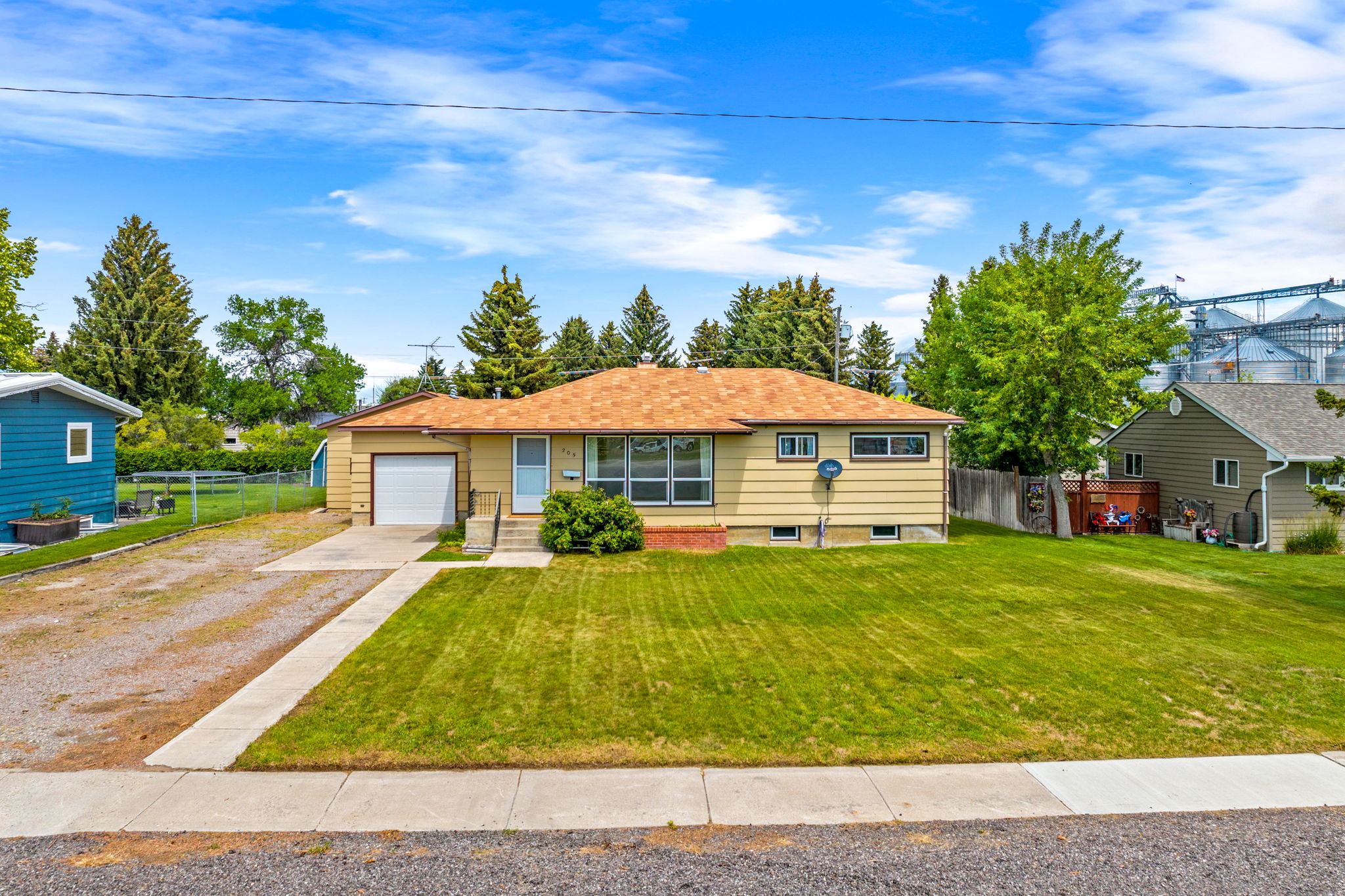 205 3rd Avenue SW