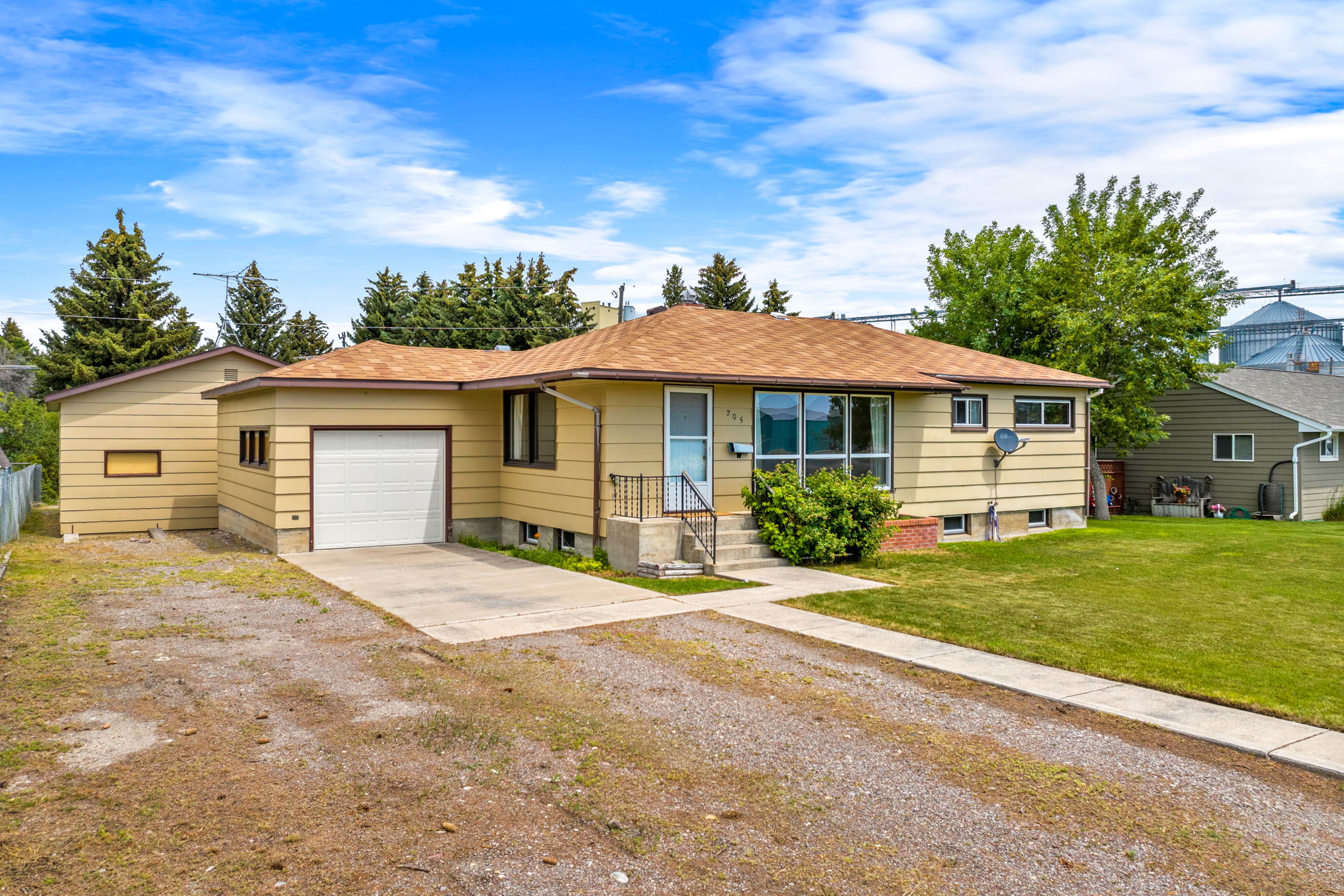 205 3rd Avenue SW