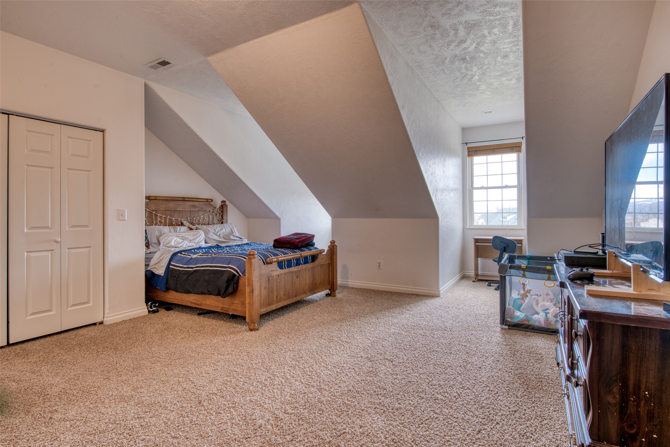 Corvallis, Montana 59828, United States, 4 Bedrooms Bedrooms, ,3 BathroomsBathrooms,Residential,Active,106200